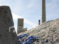 ist2_2573947_glass_recycling_plant