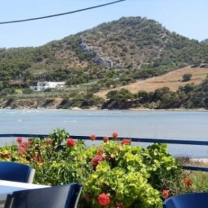 Το 50% των νερών κολύμβησης στην Βραυρώνα-Αρτέμιδα είναι ακατάλληλα